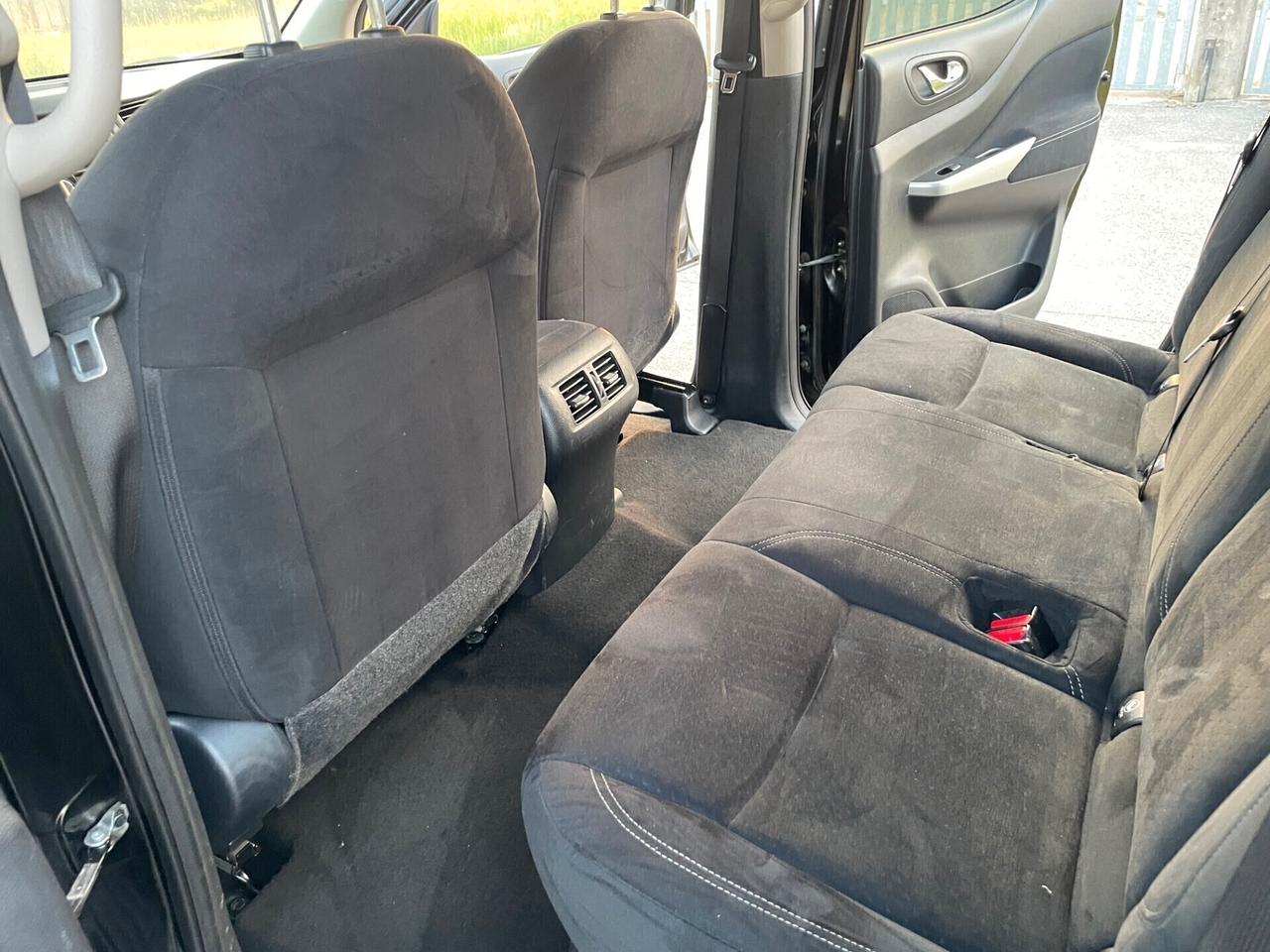 Nissan Navara 2.3 dCi 4WD Double Cab N-Connecta
