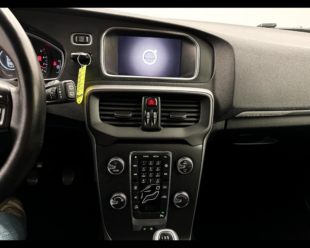 VOLVO V40 Cross Country D2 Business