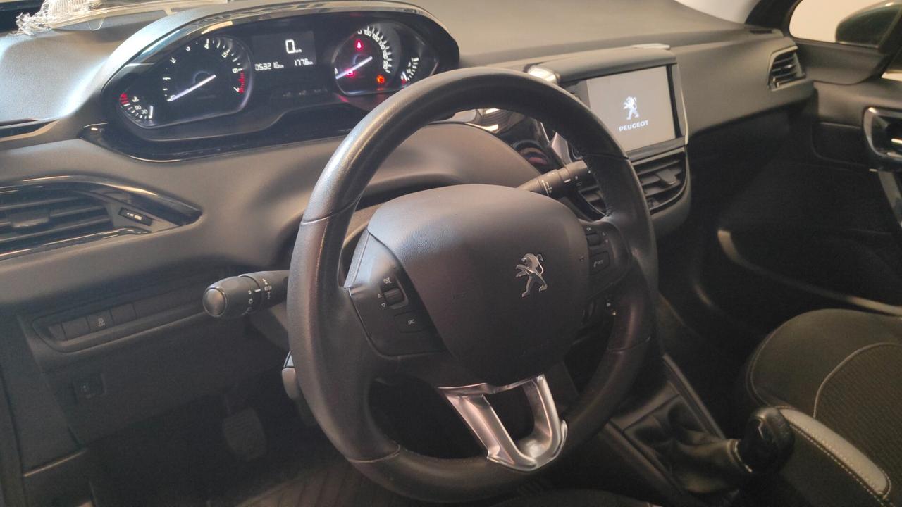 Peugeot 208 1.2 benzina Allure 82cv OK NEOPATENTATI
