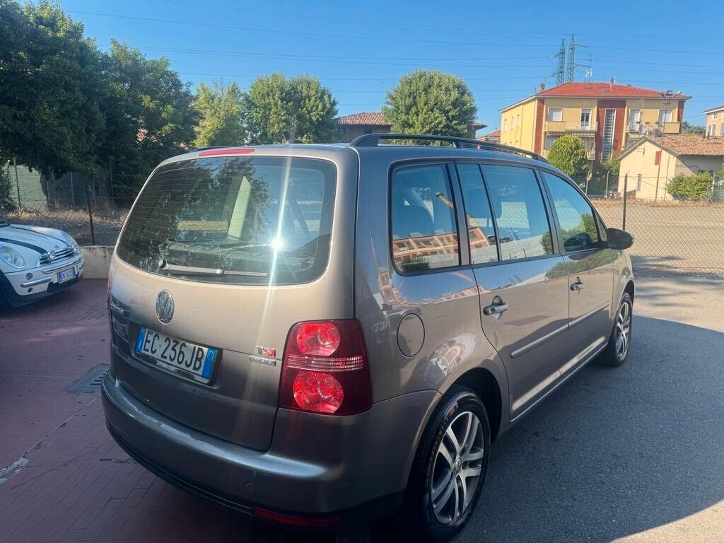 Volkswagen Touran ANNO 2011 1.4 METANO 7 POSTI