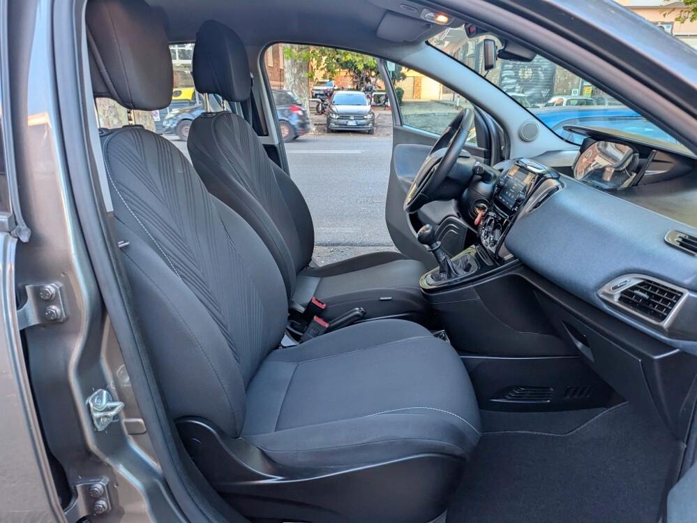 Lancia Ypsilon 1.0 Hybrid UNIPRO' SENZA VINCOLI DI FINANZIAMENTO