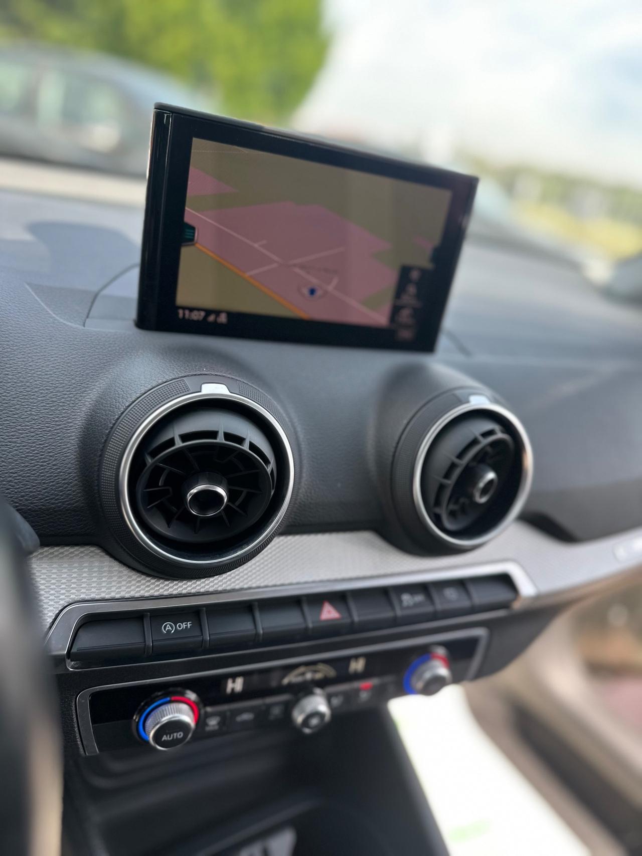 Audi Q2 30 TDI Business Design