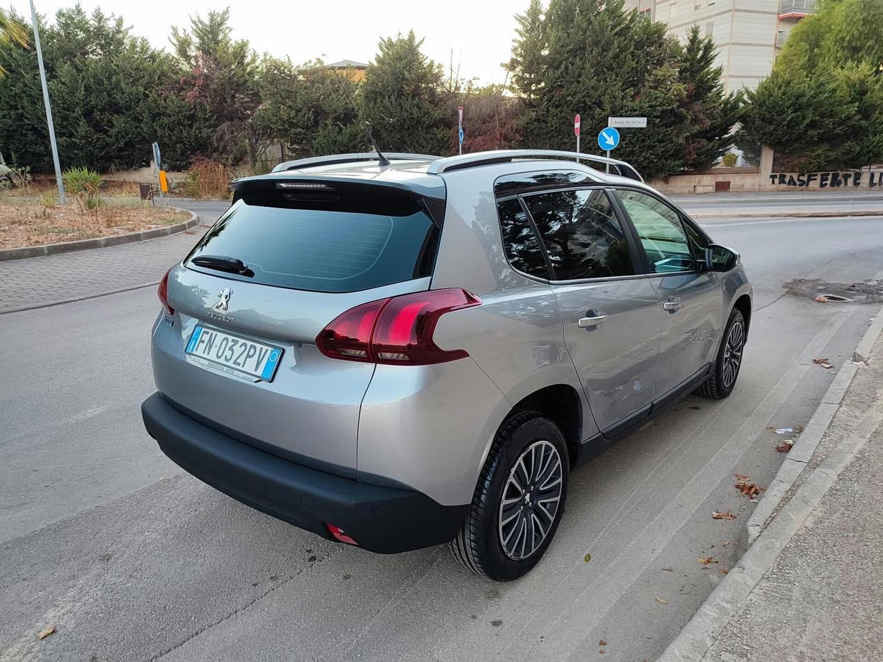 Peugeot 2008 1.6 BlueHDi 75 CV