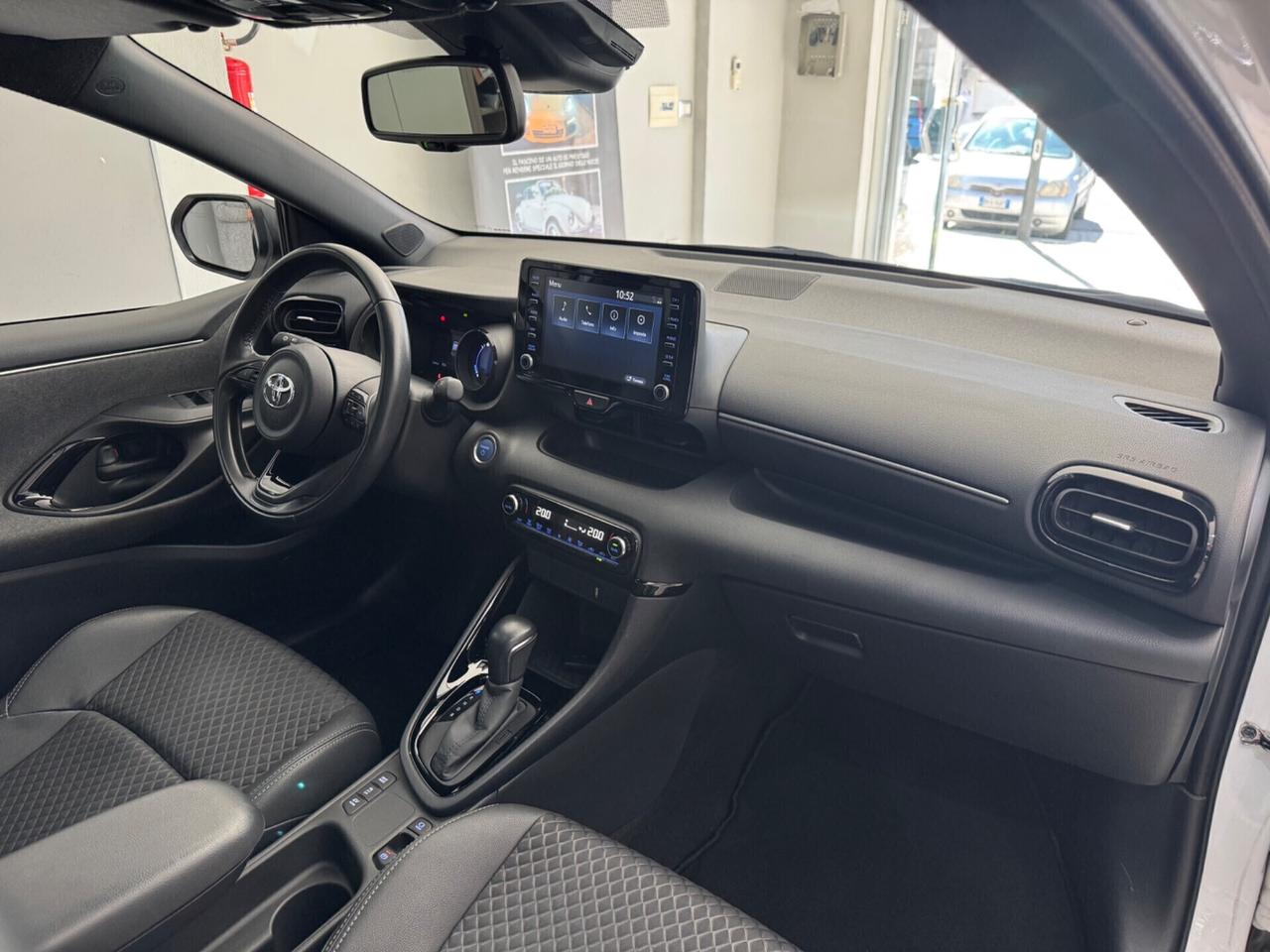 Toyota Yaris 1.5 Hybrid Lounge Aziendale