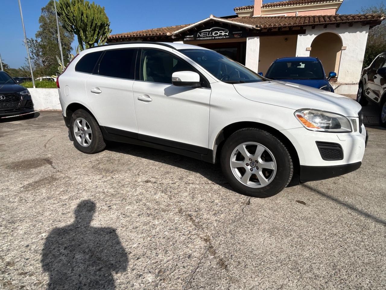 Volvo XC 60 XC60 D5 AWD Geartronic Momentum