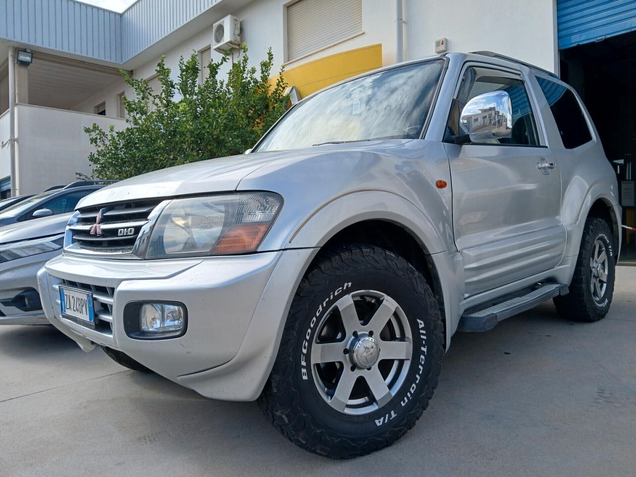 MITSUBISHI Pajero 3.200 DI-D 160cv 3p. GLS1