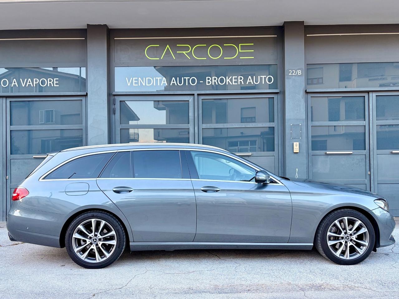 Mercedes-benz E 220 4 MATIC BOOK MERCEDES SEDILI CLIMATIZZATI