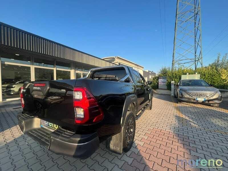 Toyota Hilux 2.8 d double cab Invincible 4wd Auto