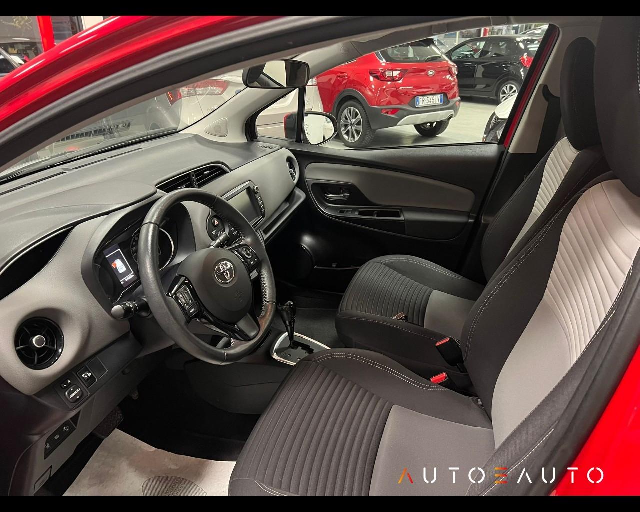 TOYOTA Yaris III 2017 - Yaris 5p 1.5h Active my18