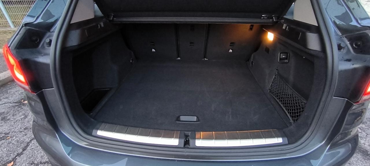 BMW X1 auto incidentata