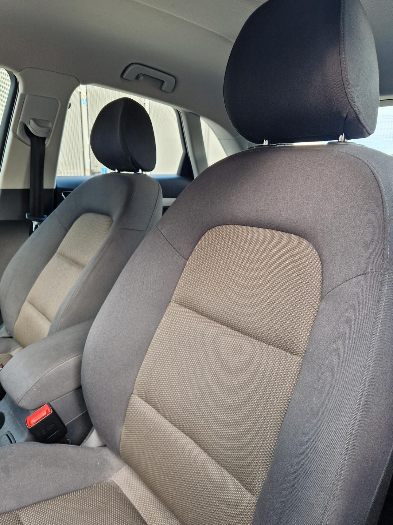 Audi Q3 2.0 TDI 140CV - Garanzia 12 Mesi