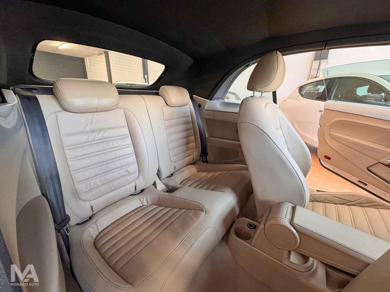 Volkswagen Maggiolino Cabrio 2.0 110cv TDI DSG Sport 2015