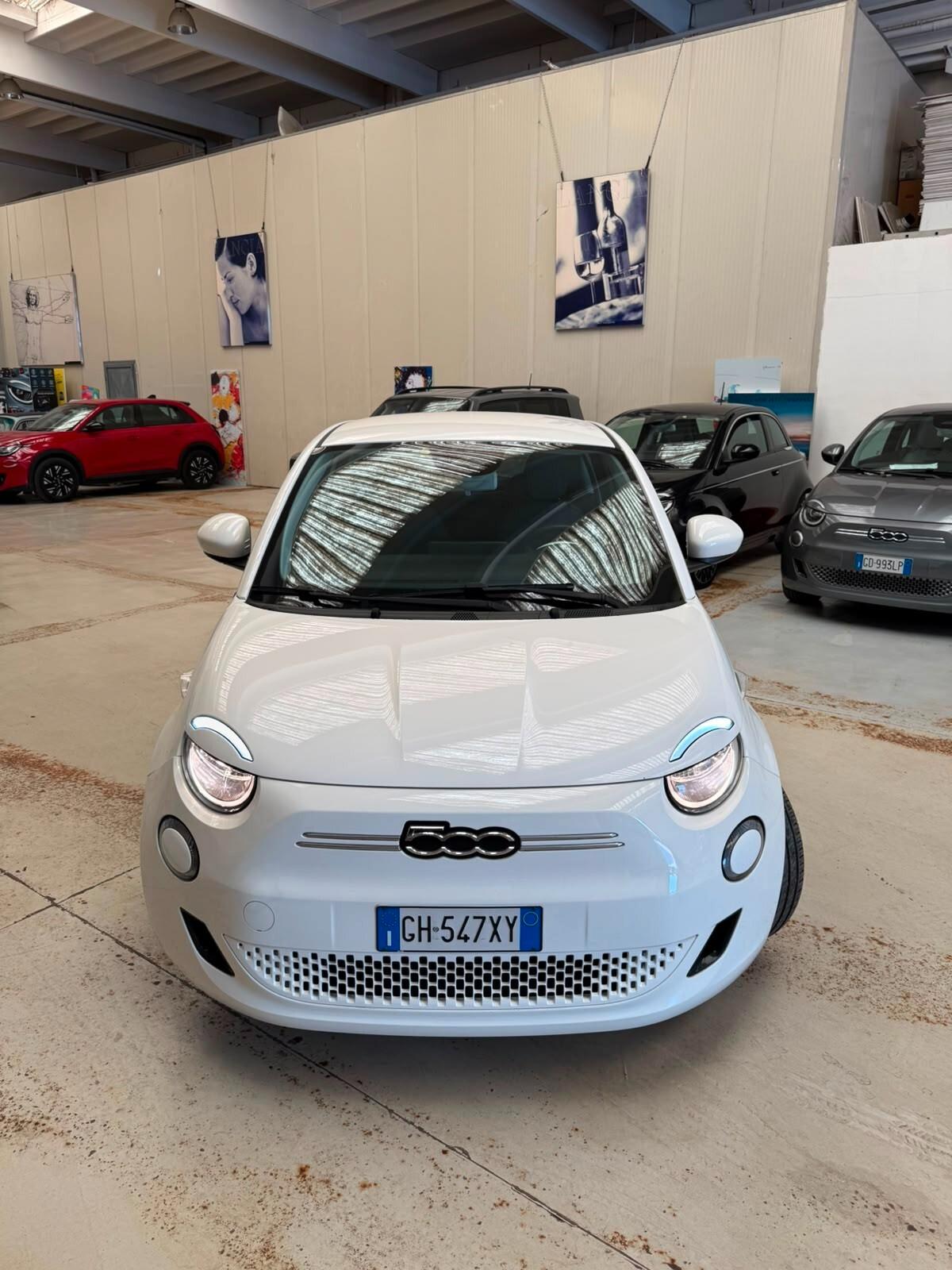 Fiat 500 500e Berlina 42 kWh Icon