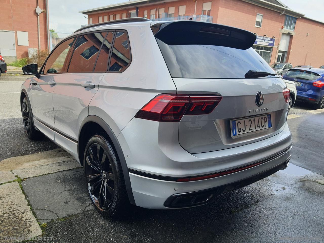 VOLKSWAGEN Tiguan 2.0 TDI 200CV SCR DSG 4MOT. R-Line