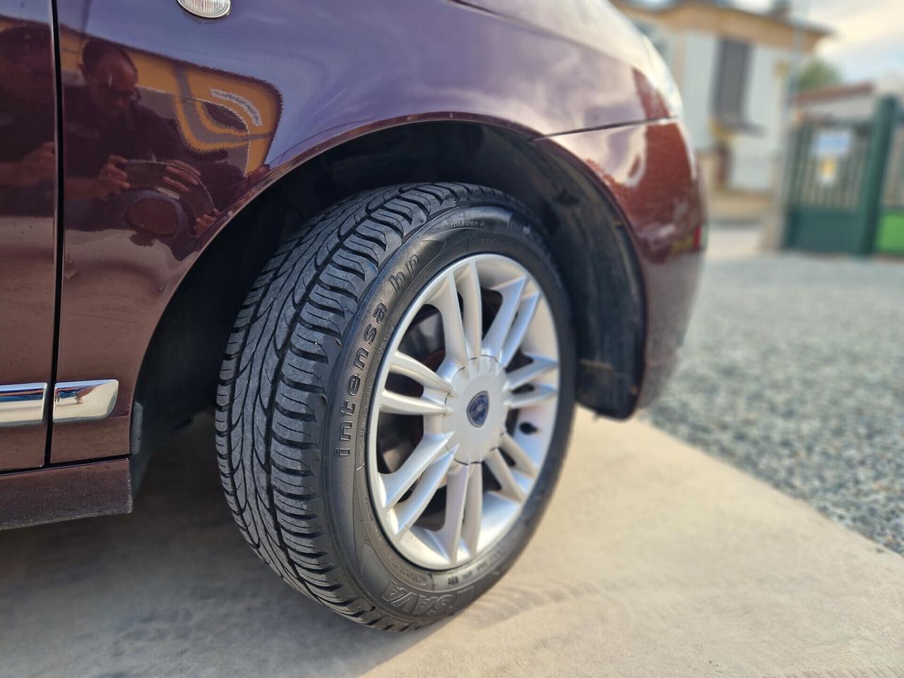 Lancia Ypsilon MJT 1.3 75 CV Prontissima!