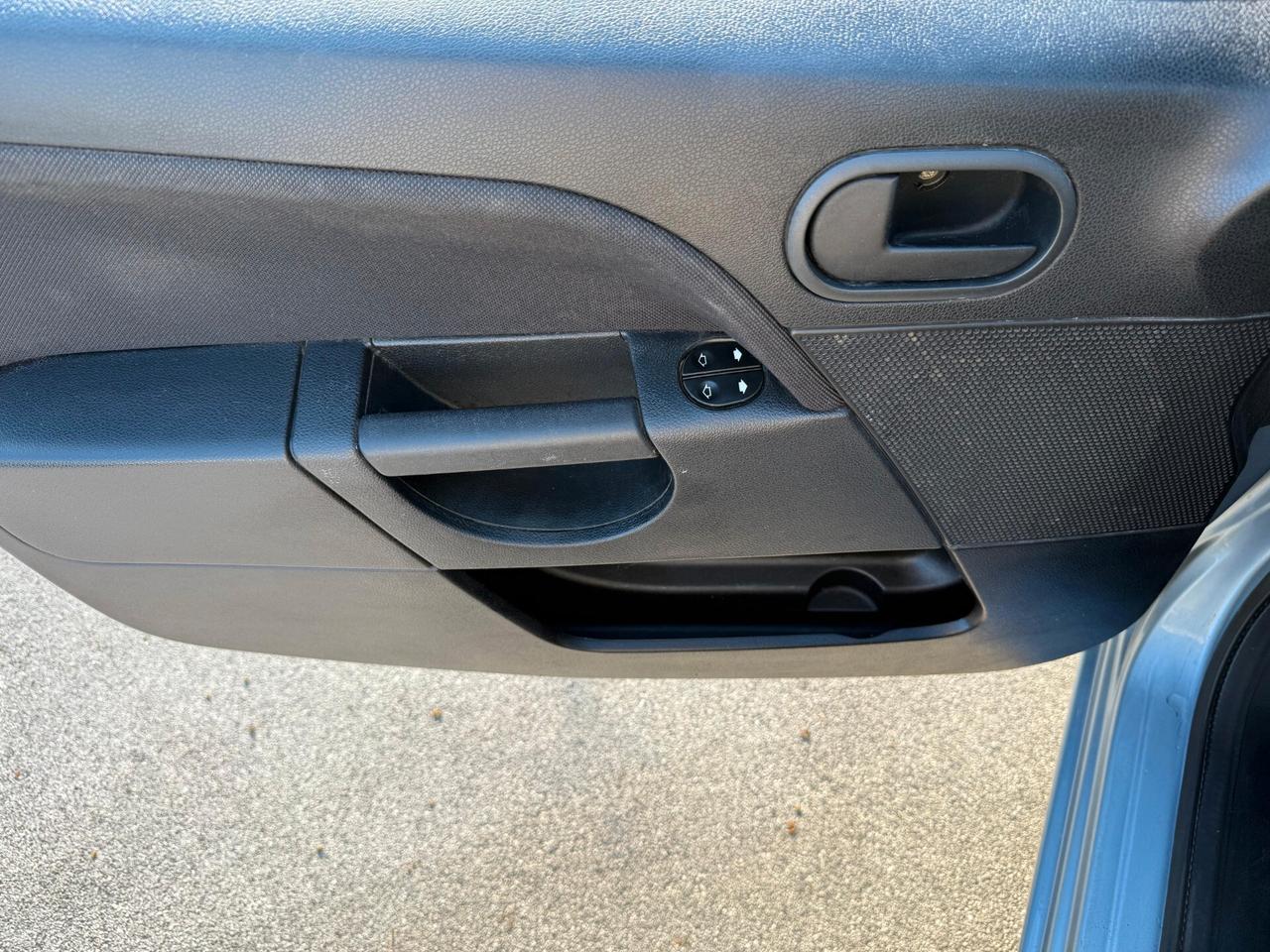 Ford Fiesta 1.4 TDCi 5p. Ghia