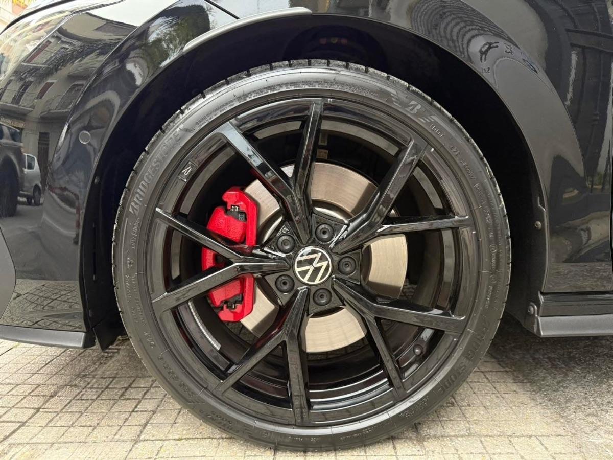 Volkswagen Golf 8.5 GTI 2.0 TSI 265CV
