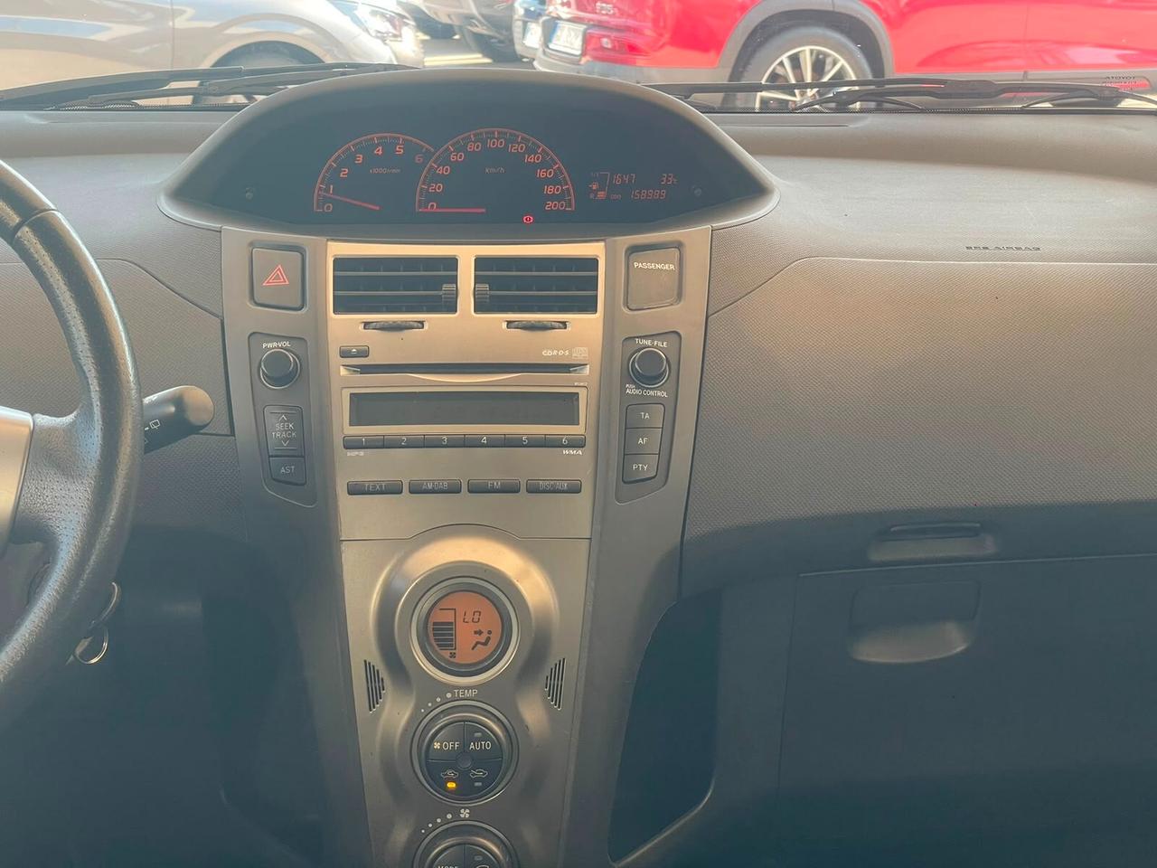 Toyota Yaris 1.4 D-4D DPF 5 porte Sol