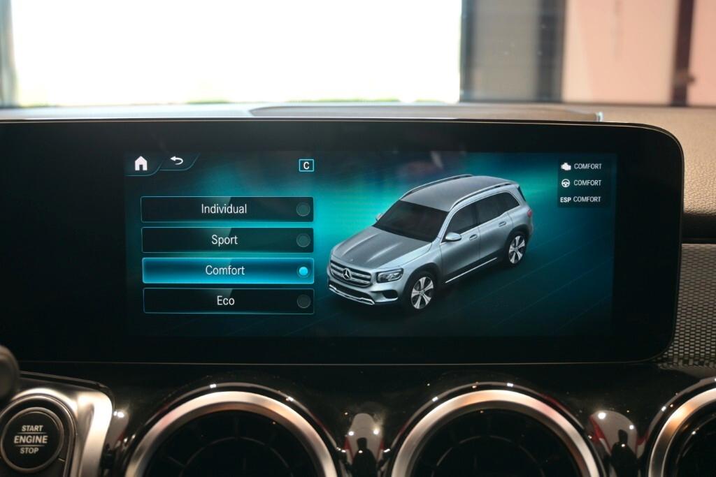MERCEDES-BENZ GLB 200D 150CV AUTOMATIC BUSINESS EXTRA ( FARI LED - PELLE - CRUISE - NAVI PREMIUM - PARK ASSIST - TELECAMERA POST. - CERCHI 18 )