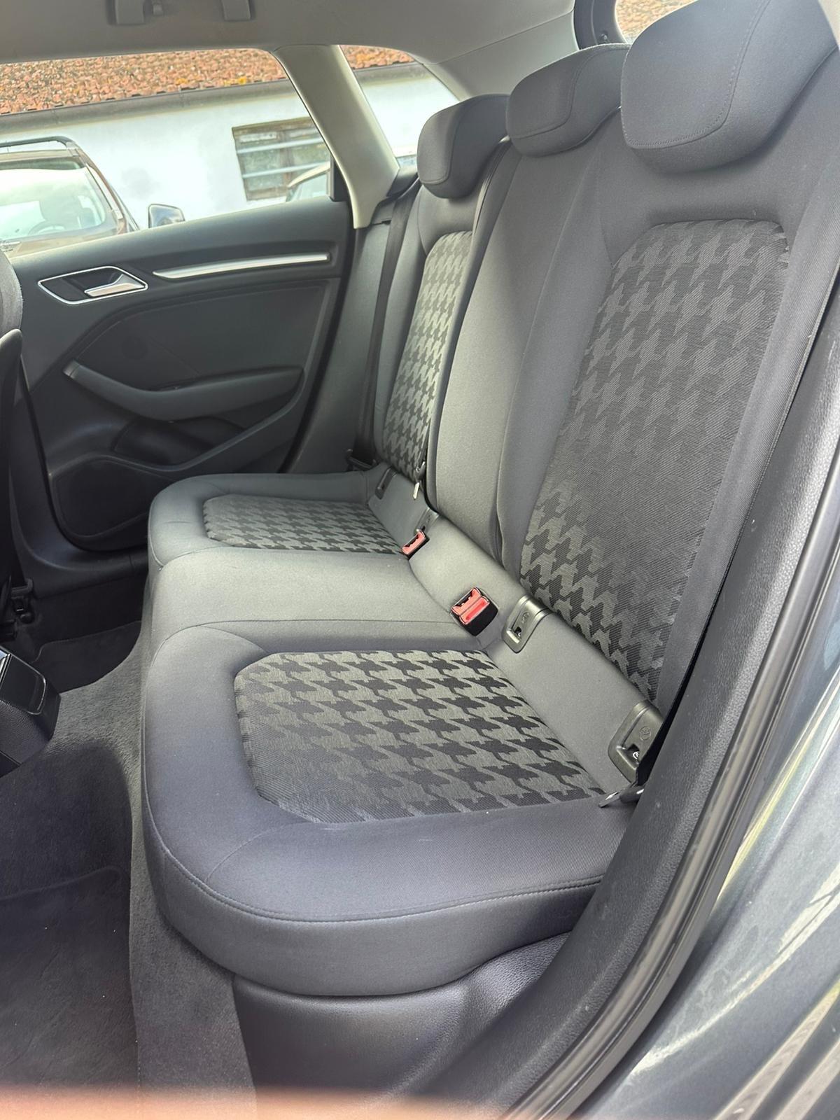 Audi A3 1.6 TDI Attraction