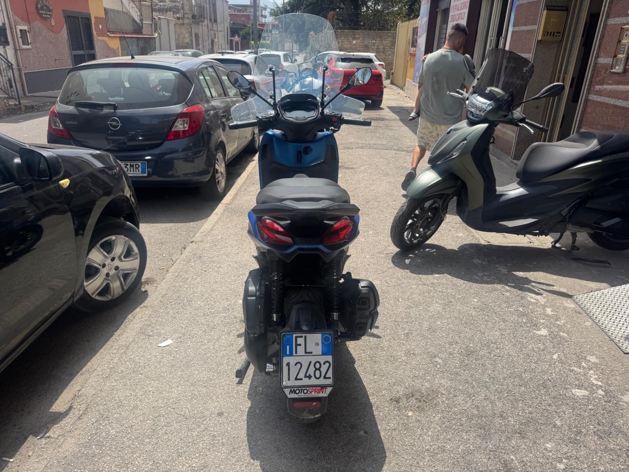 Piaggio Beverly 400 Sport
