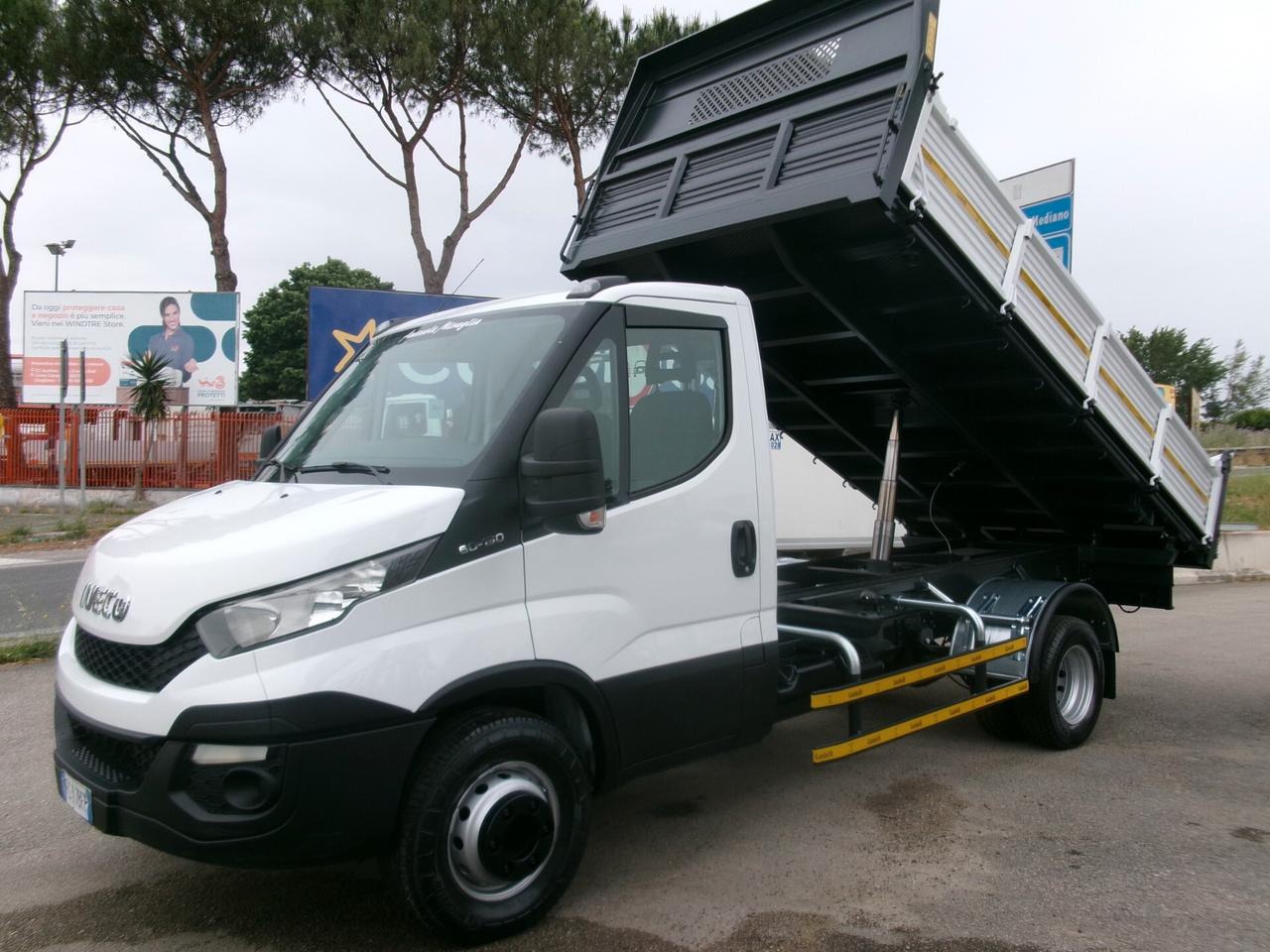 Iveco Daily 60C15 3000 150CV E5 RIBALTABILE TRILATERALE NUOVO PORTATA 27 QUINTALI