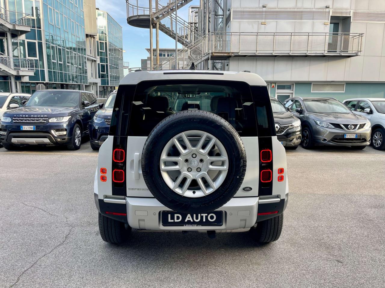 Land Rover Defender Defender 110 3.0d HSE 250cv TETTO/ GANCIO TRAIN0
