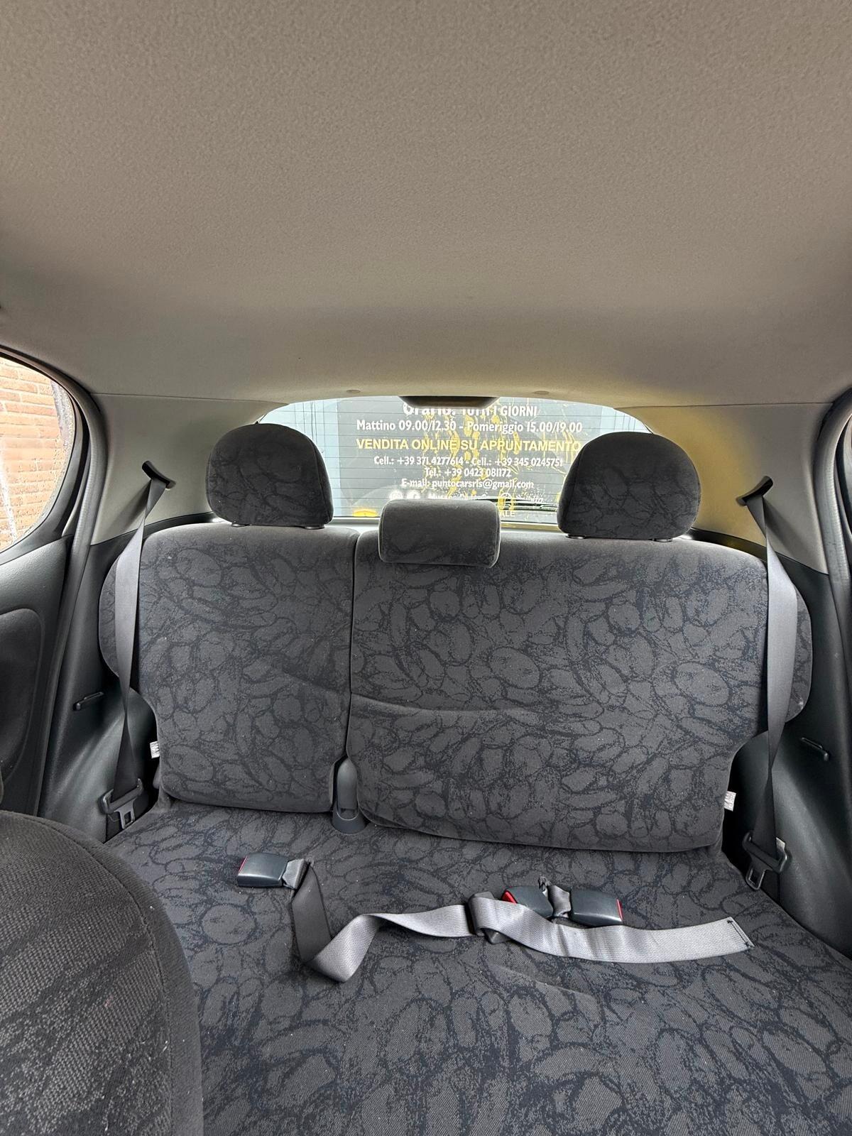 Toyota Yaris 1.0i 16V cat 5 porte Sol '03