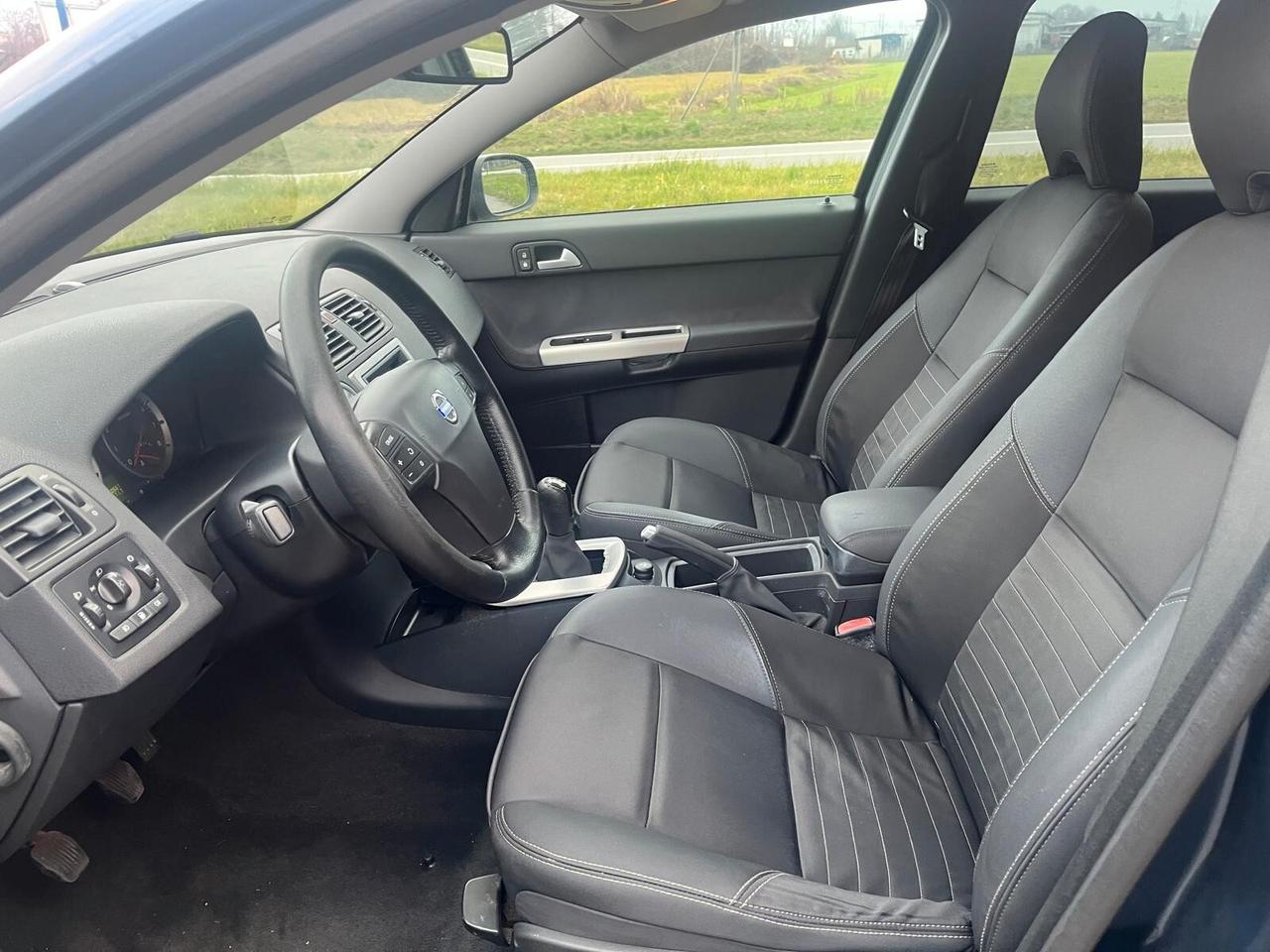 Volvo V50 1.8 16V cat Summum