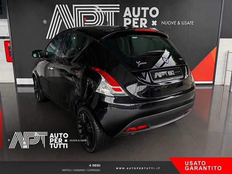 Lancia Ypsilon Ypsilon 1.0 firefly hybrid Silver s&s 70cv