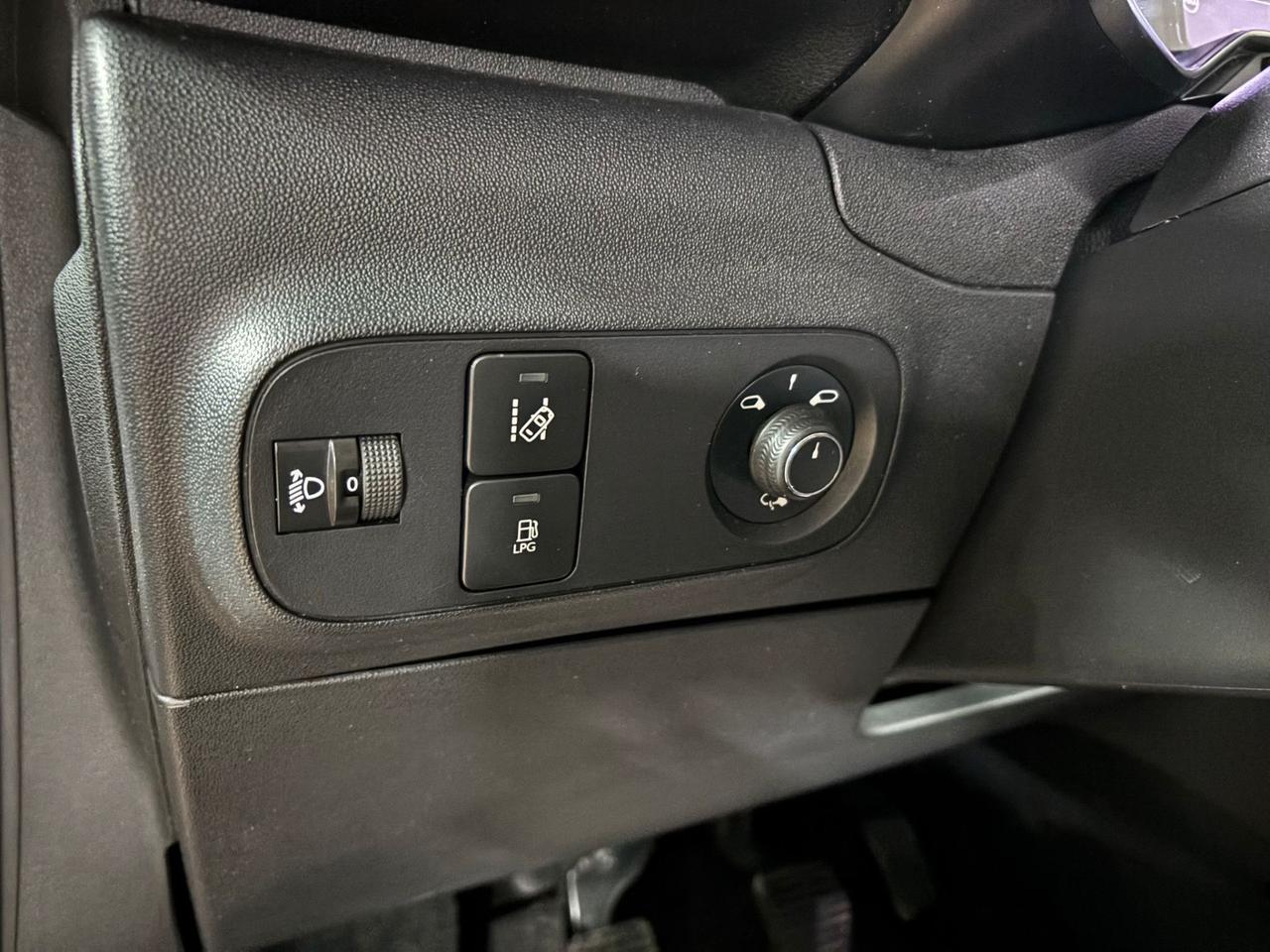 Citroen C3 PureTech 82 GPL Shine