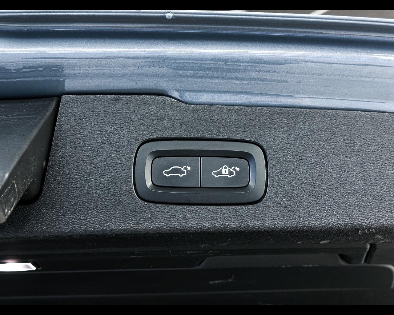 VOLVO V60 CC (2018-2024) - V60 Cross Country B4 (d) AWD automatico Plus