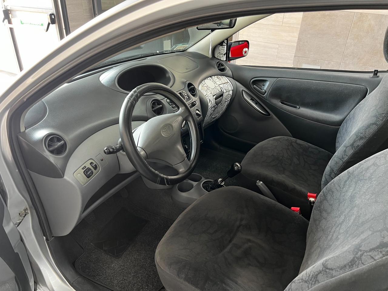 Toyota Yaris 1.0i 16V cat 3 porte