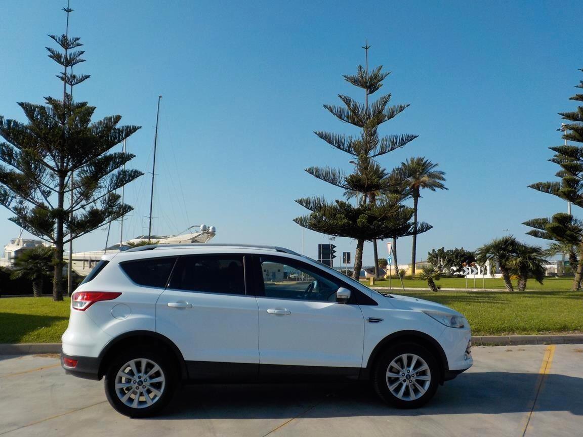 Ford Kuga 2.0 TDCI 150 CV S&S 4WD Powershift Titanium