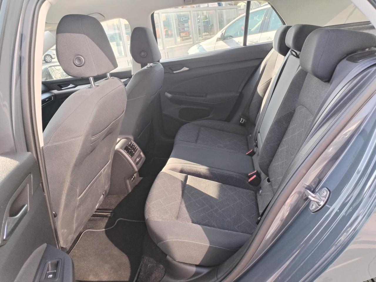 Volkswagen Golf 1.0 eTSI EVO DSG Life