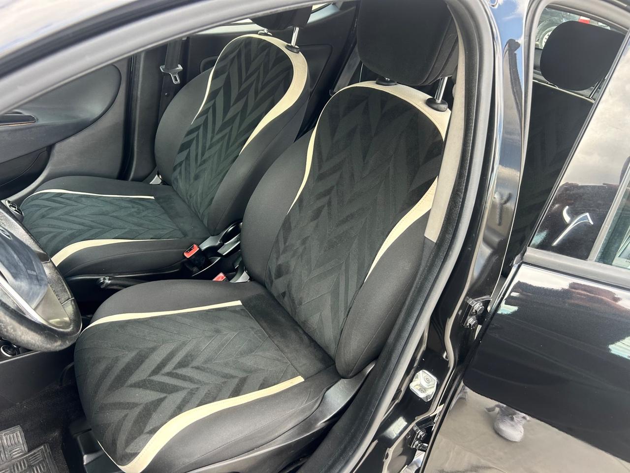 Lancia Ypsilon 1.2 69 CV 5 porte Platinum GPL