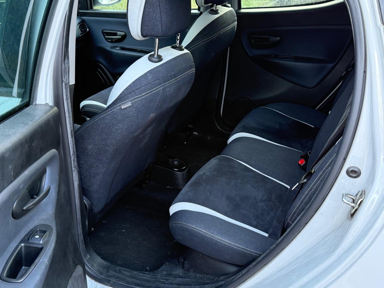 Lancia Ypsilon 1.3 MJT 16V 80 CV 5 porte S&S Silver