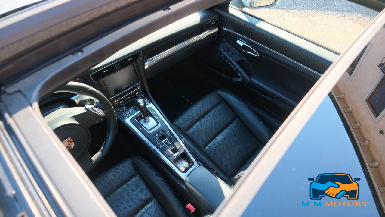 Porsche 911 Coupe 3.4 Carrera 4