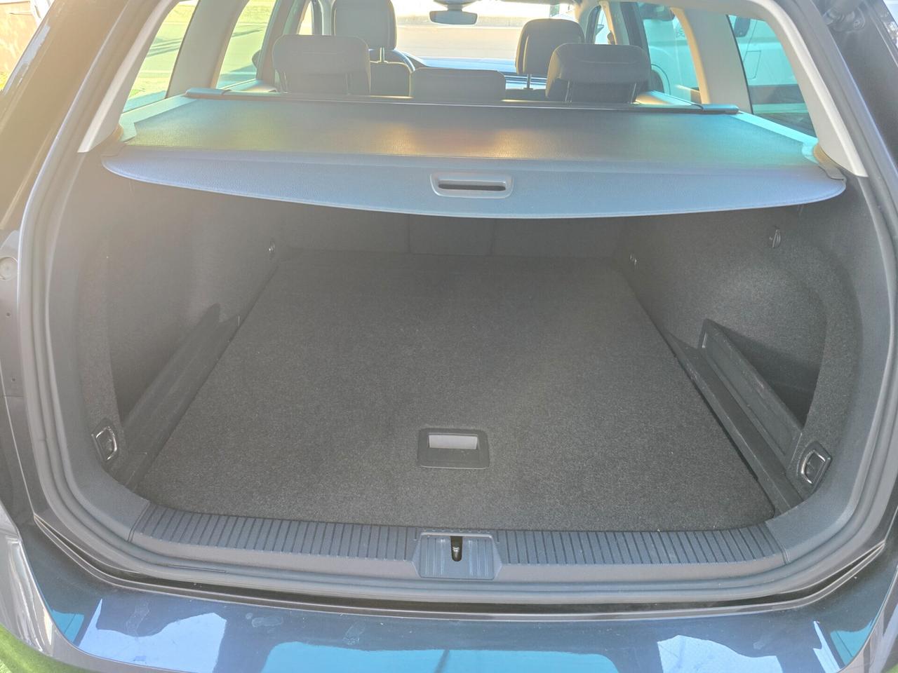 VW Passat Variant 2.0 TDI 150CV -2022