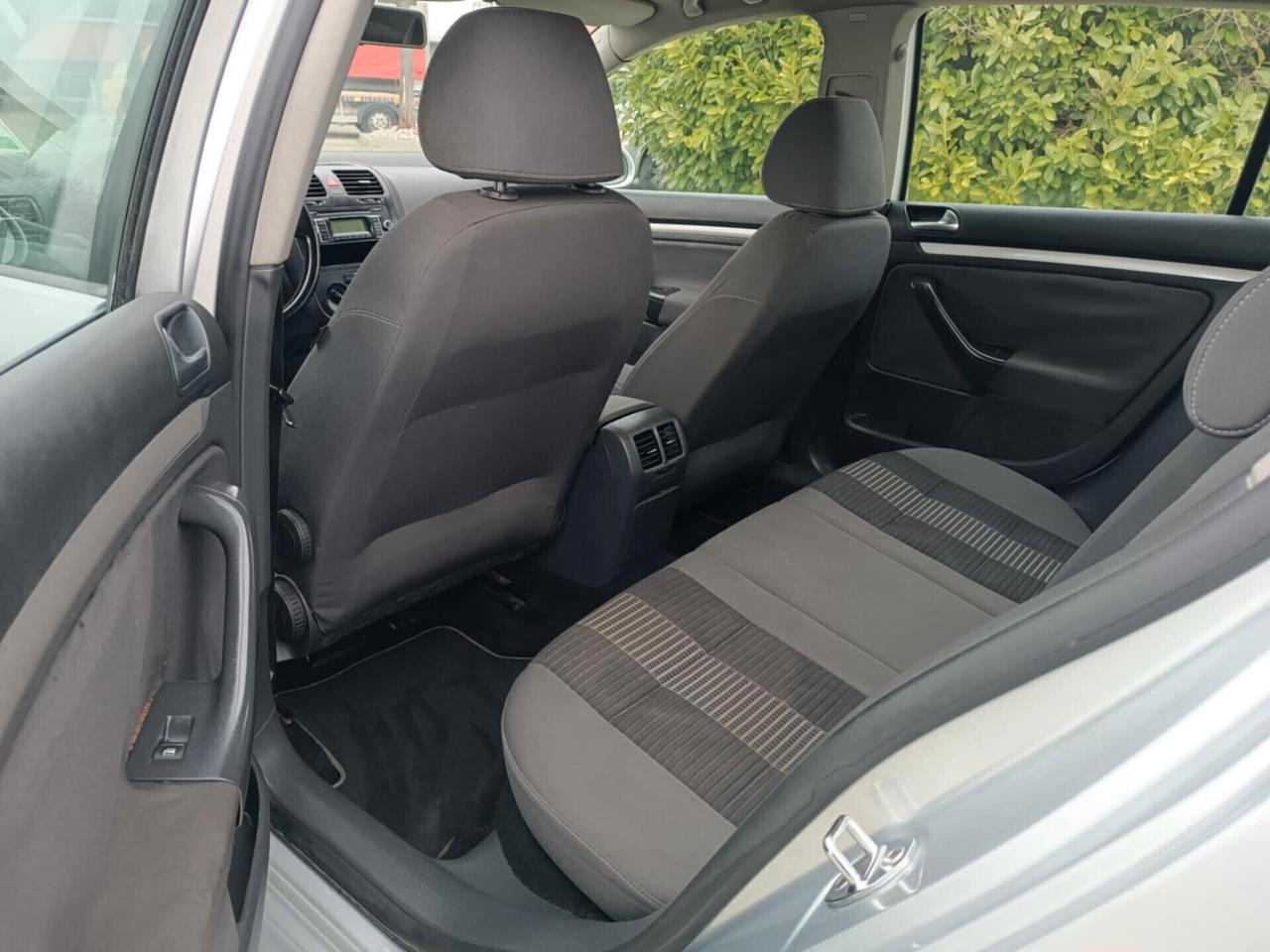 Volkswagen Golf 5 1.6 GPL 5p.