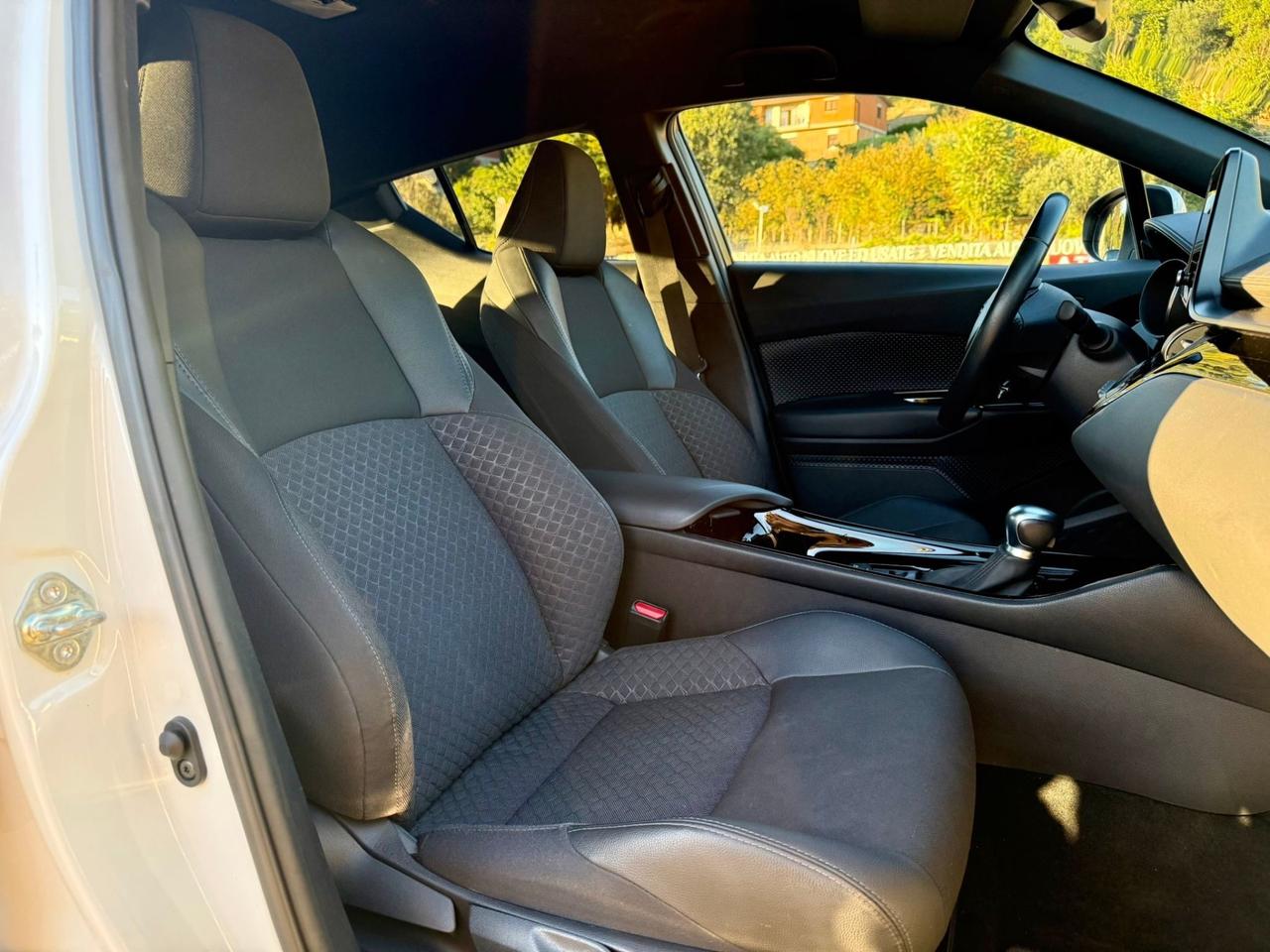 Toyota C-HR 2.0 Hybrid E-CVT Trend