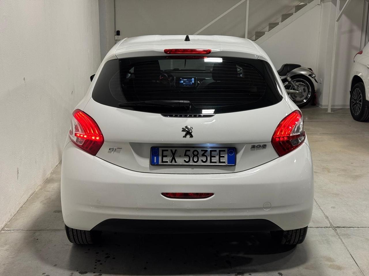 Peugeot 208 1.4 HDi 68 CV 5 porte