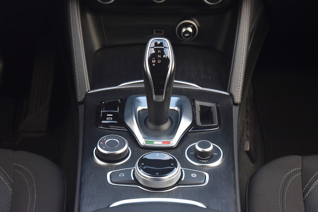 Alfa Romeo Stelvio 2.2 Turbodiesel 160cv AT8 Super