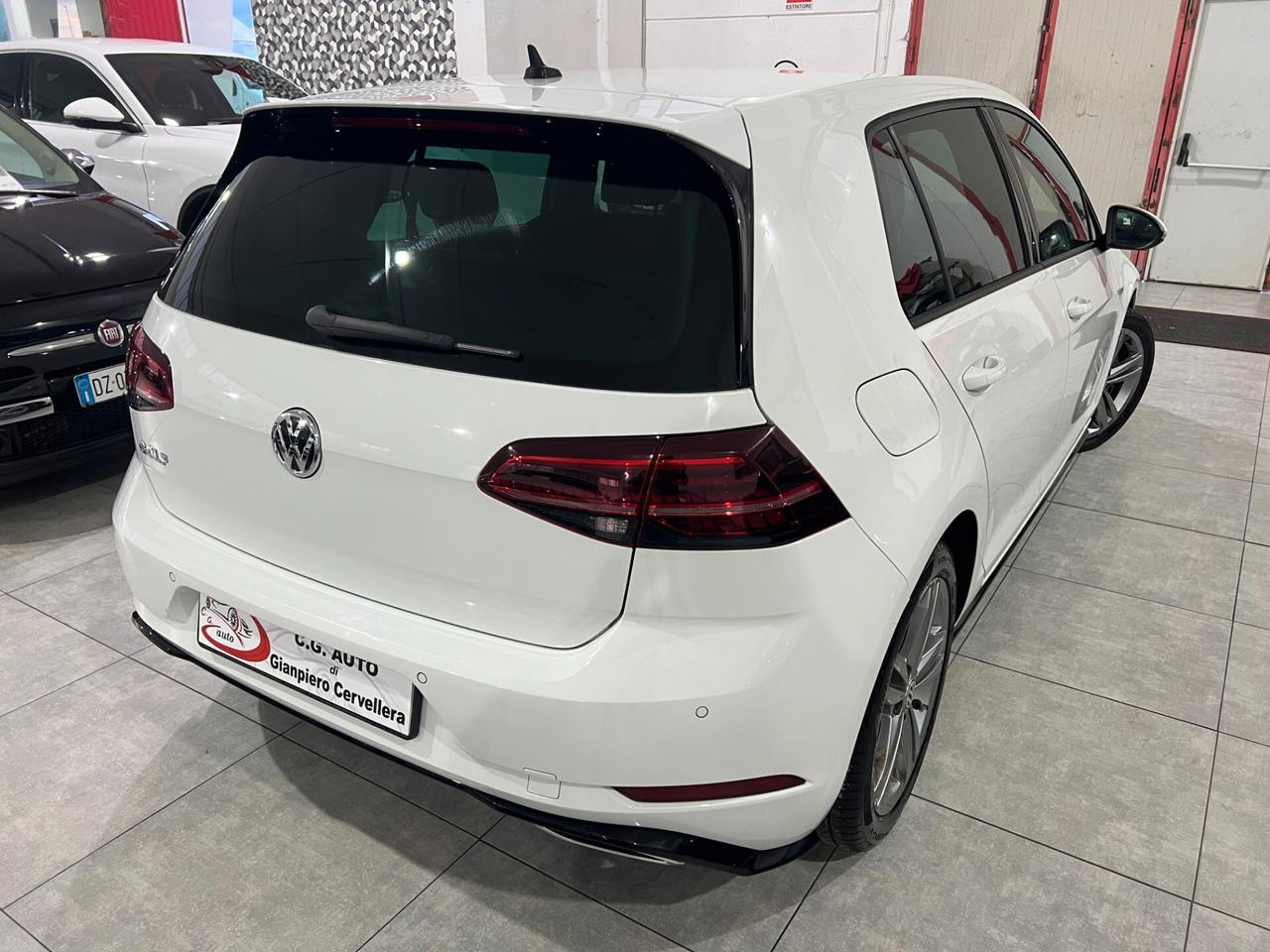 Volkswagen Golf 1.6 116 CV - R-LINE - 2017