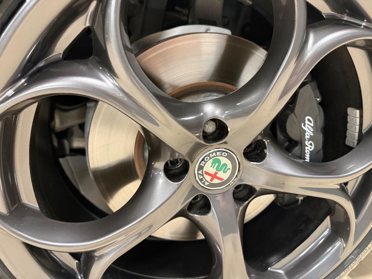 Alfa Romeo Giulia 2.2 Turbodiesel 210 CV AT8 AWD Q4 Veloce