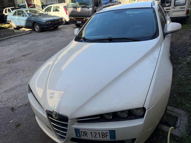 ALFA ROMEO 159 1.9 JTDm 16V Sportwagon TI senza lavoro da fare
