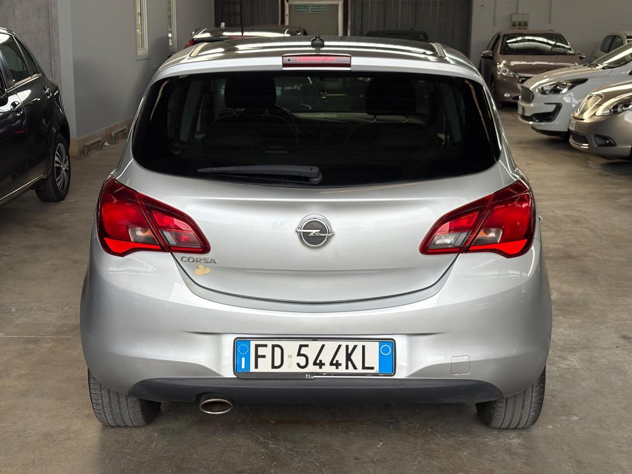 Opel Corsa 1.2 5 porte b-Color
