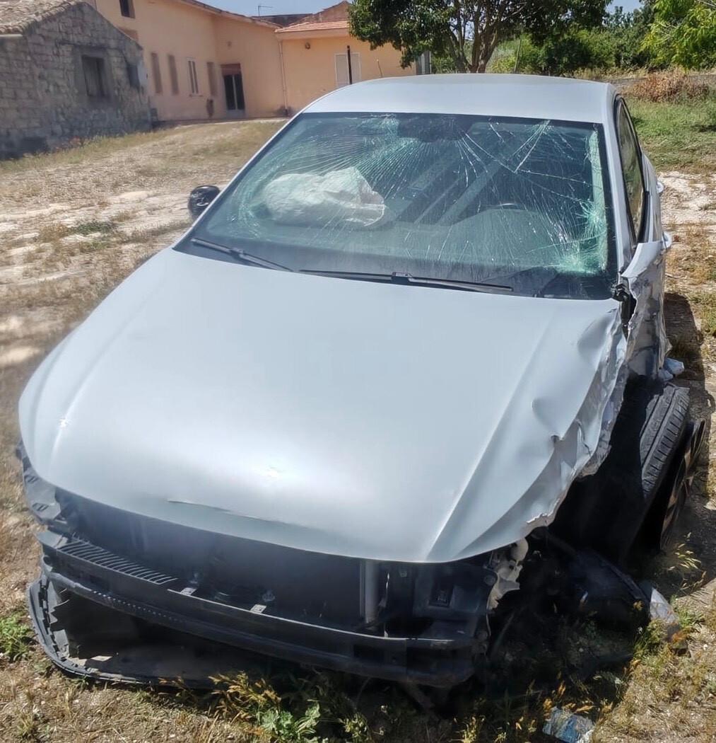 Volkswagen Polo 1.0 2018 sinistrata