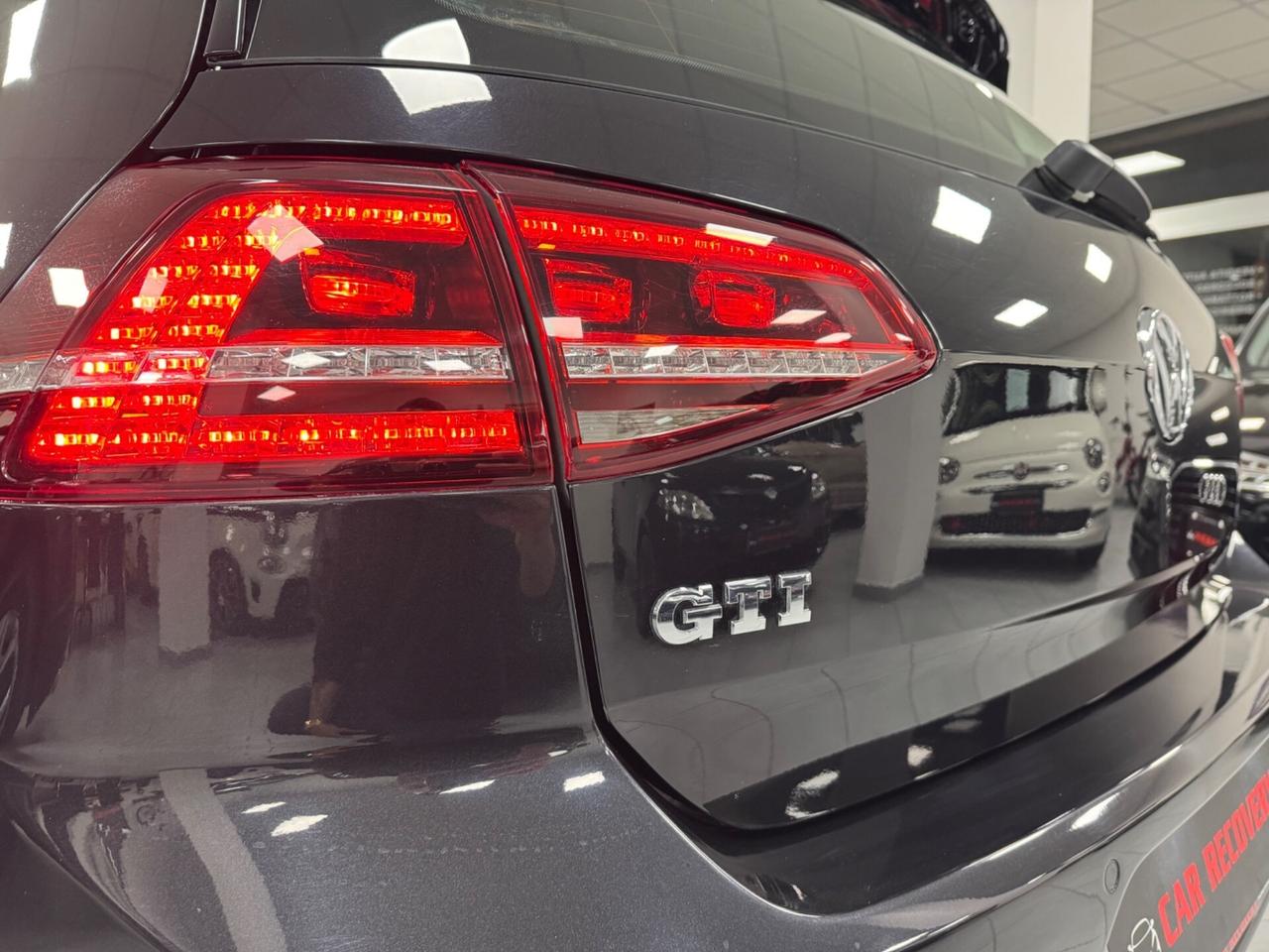 Volkswagen Golf GTI 2.0 TSI DSG TETTO