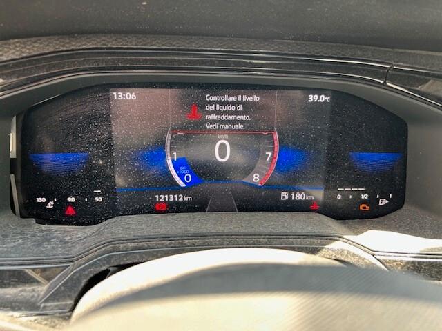 Volkswagen Polo incidentata sinistrata 2022